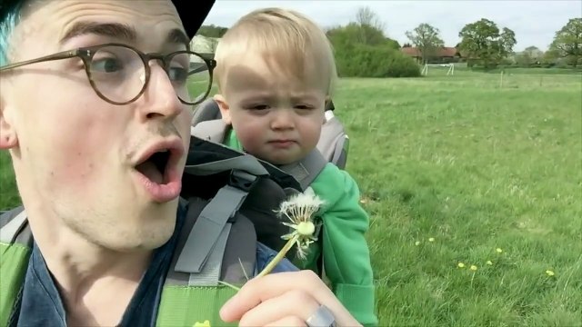 Заразительный смех малыша