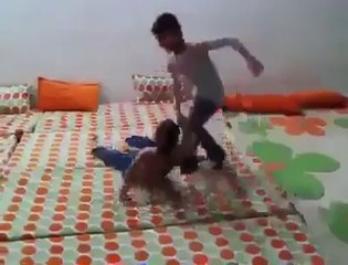 پاکستانی W.W.E چیک کریں زرا - The Real-FUN