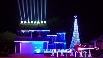 Cette maison a gagner le Houses Christmas Lights avec ses illuminations Star Wars