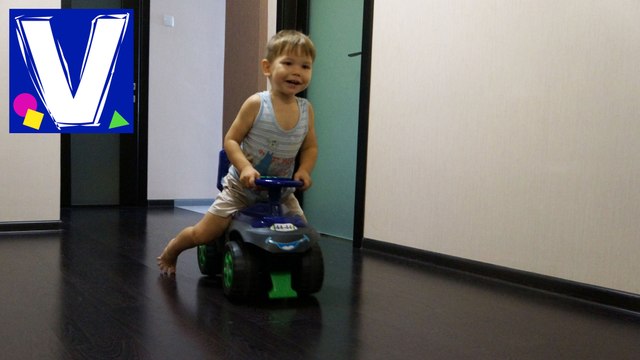 ► Влог Катаемся на толокаре Автошка Машинка-каталка для маленьких детей Vlog Toddler riding toy car