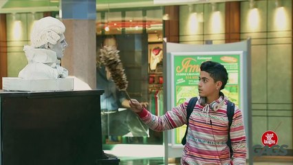 Sneezing Statue Prank