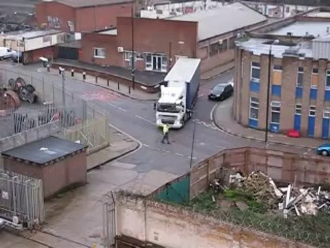 Çılgın Rus Tır Şöförü. Böyle Hız ve Ustalık Görülmedi. İnanılmaz Görüntüler.