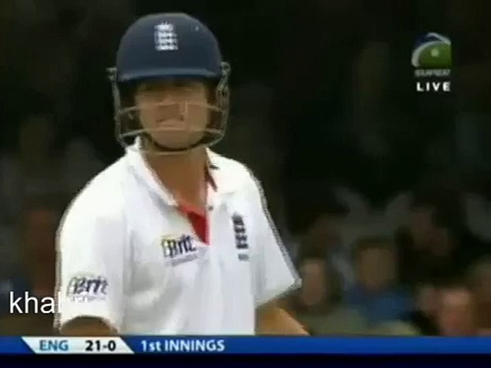 Mohammad Aamir Abusing Umar Akmal After Drop Catch
