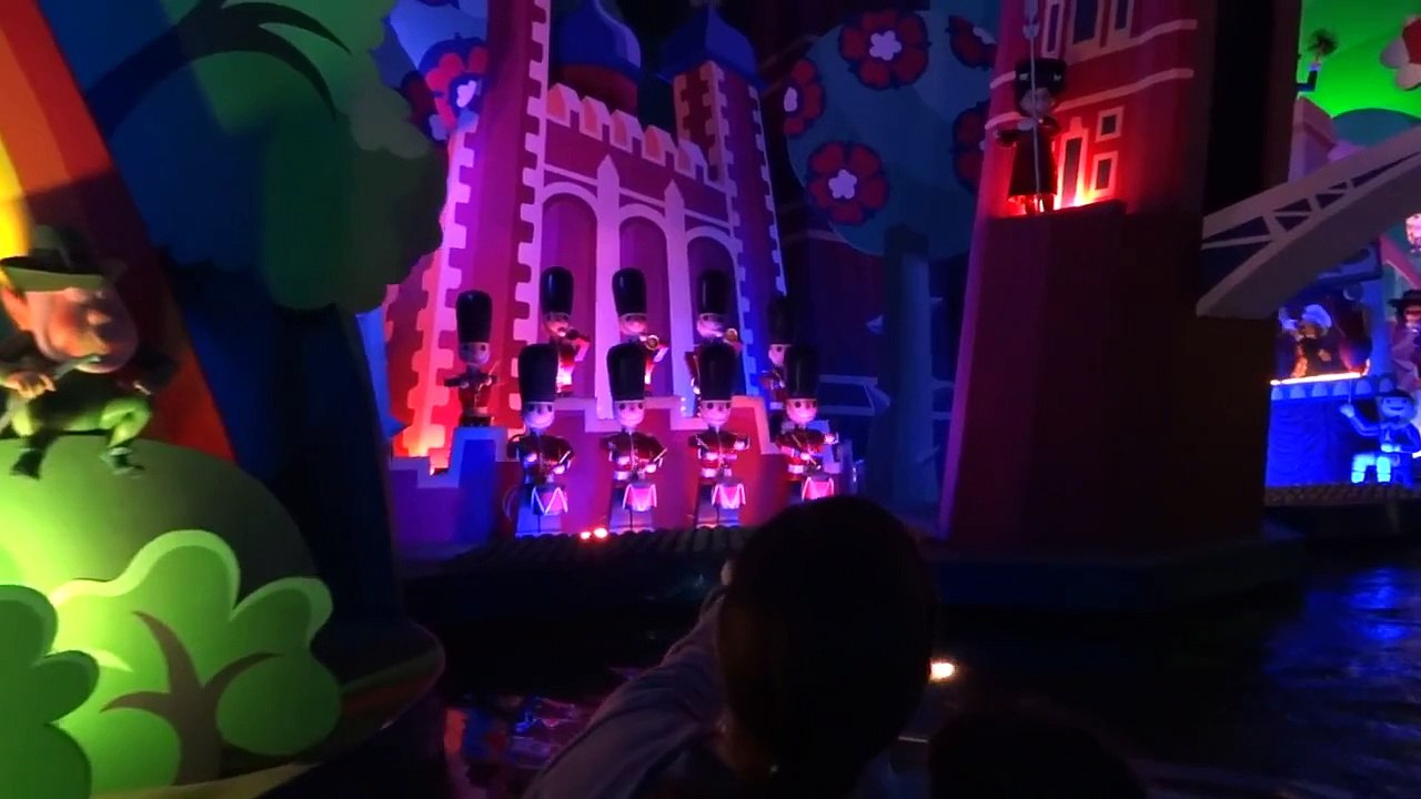 HX9V Disneyland Paris - It's A Small World - June 2011 HX9V