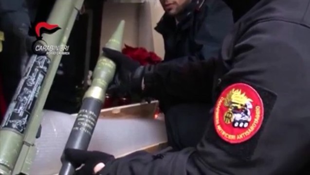 Reggio Calabria - scoperto un arsenale di armi da guerra della 'ndrangheta