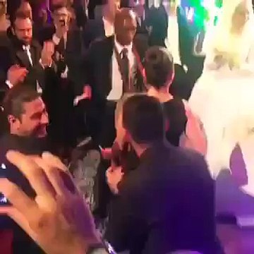 Atiba davul çaldı, bahşiş topladı!