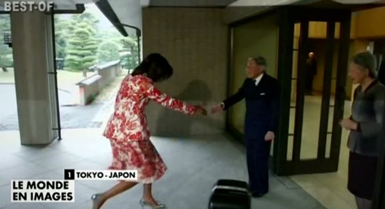 Quand Michelle Obama trébuche - ZAPPING ACTU BEST-OF DU 01/01/2016