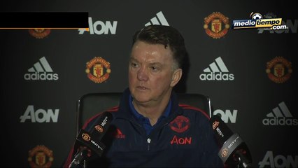 Van Gaal, furioso, abandonó a la prensa