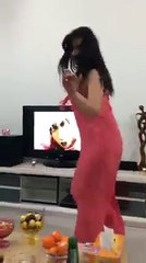 mast larki ka band kmry main mast dance acha…