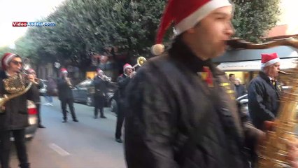 Andria, Vigilia di Natale 2015: la banda musicale in viale Roma