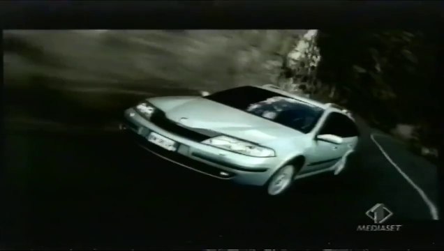 renault laguna station wagon spot (2002)