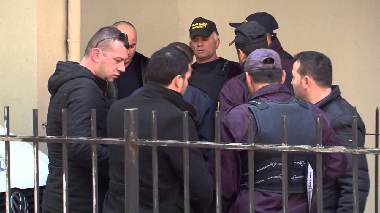 GRABITJA E BANKES TE STACIONI I TRENIT, PROKURORIA DERGON NE GJYQ 8 PERSONA