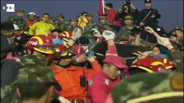 Rescatado del alud en China un joven tras 67 horas enterrado