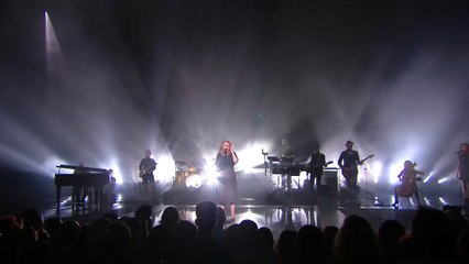 Adele - Hello (Live at the NRJ Awards)_9