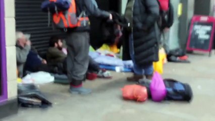 Muslim man gives presents to homeless for Christmas