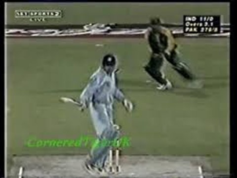 Sourav Ganguly Dancing (MUJRA) In Front Of Shoaib And Wasim Akram