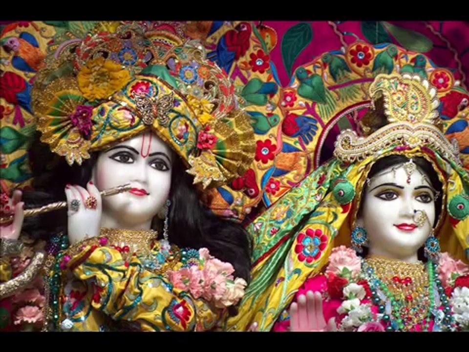 Hare krishna mahamantra chanting with really heart touching