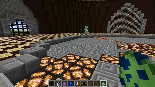EMERALD HULK VS PIGMAN KING - Minecraft Mob Battles - Minecraft Mods