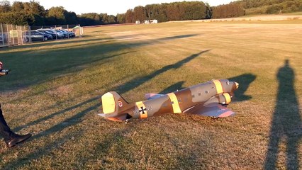 DOUGLAS C 47 SKYTRAIN GIANT RC AIRPLANE MODEL DEMO FLIGHT / RC Airshow Airliner Meeting 20