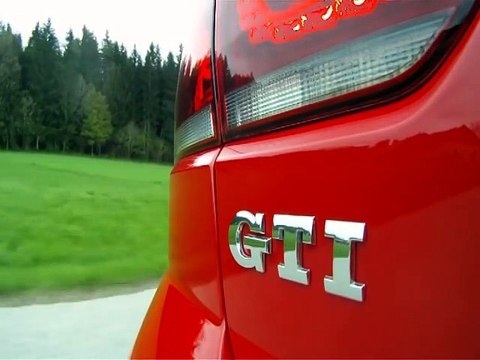 Car Seat Club - 2013 Volkswagen Golf GTI Cabriolet (2)