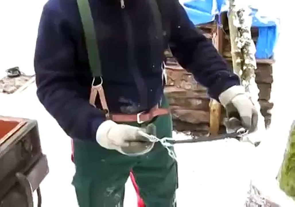 Оригинальный и простой девайс для колки дров