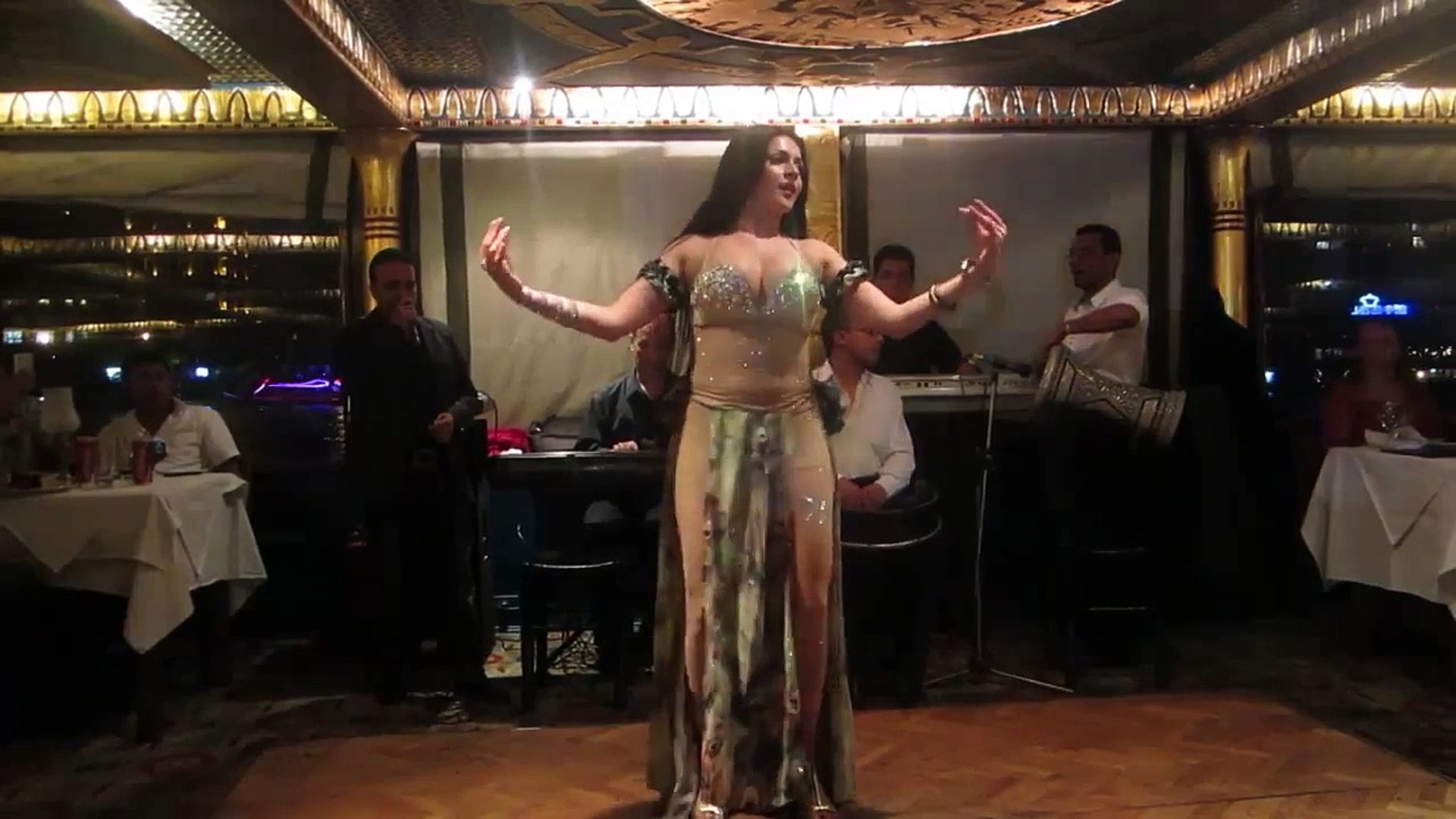 مش صافيناز .رقص شرقي مصري .Hot Belly Dance