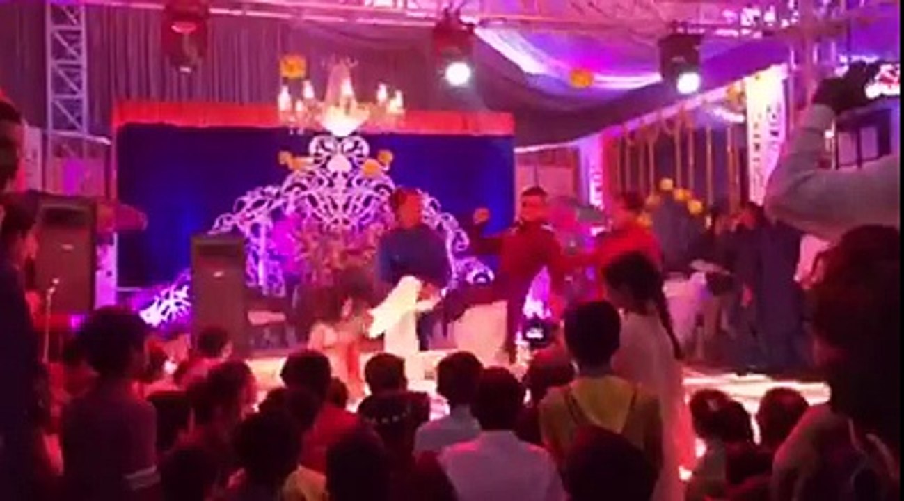 Girls and boys dance on 'Shakar wanda re' song