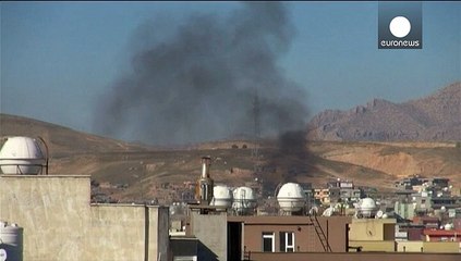 Tankokkal lövi a kurd milicistákat a török hadsereg