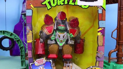 Teenage Mutant Ninja Turtle Classic MECH Wrekkers Raphael Attacking Foot Soldier and Shredder