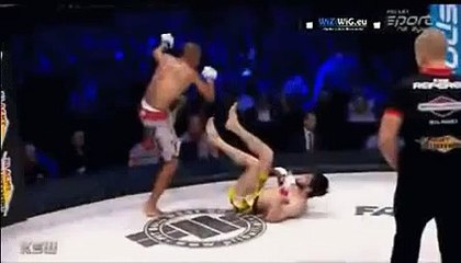 Lutador de MMA tenta “Soco Voador” e se dá mal.