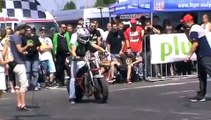 美女ギャル魅惑のスーパーバイクスタント！！ Amazing Beautiful Girl Stunt Show