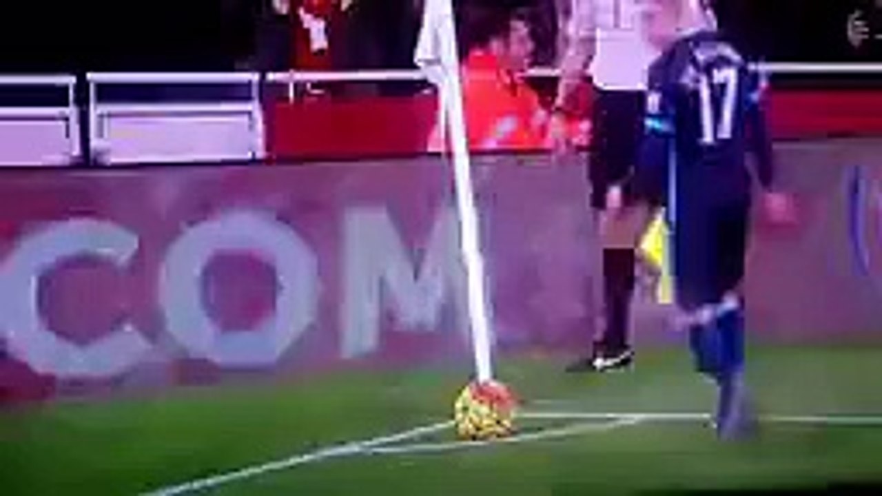 De Bruyne đá phạt góc tệ hại