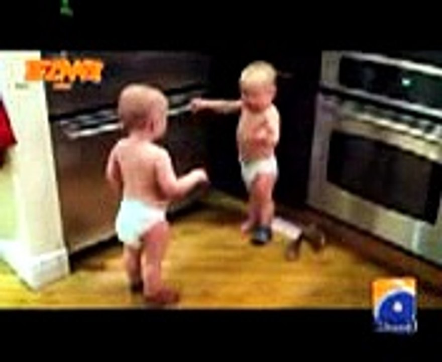 Tezaabi Totay Funny Children on Dharna-11 Oct 2014