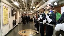Fransa Cumhurbaşkanı Hollande Akdenizdeki savaş gemisini ziyaret etti