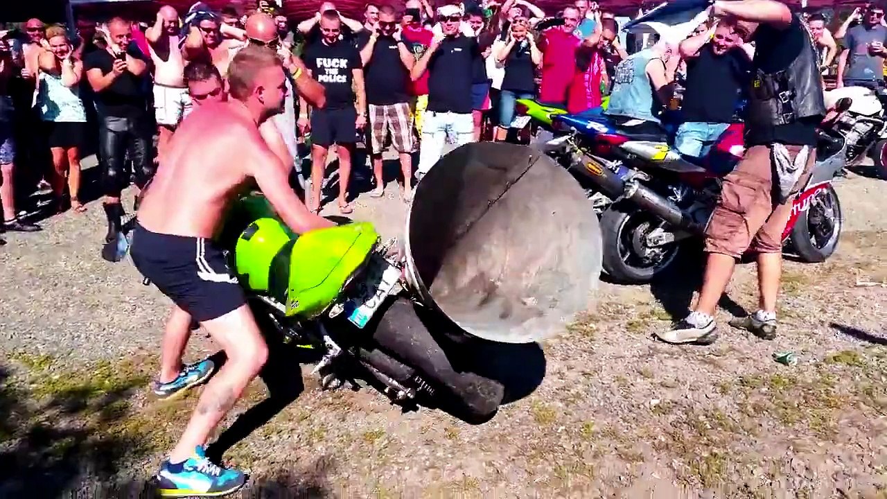 スズキキャリーにバイクのサイレンサーつけてみた