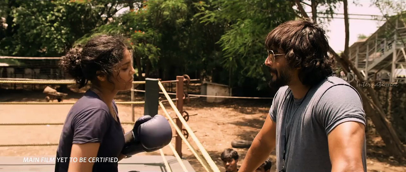 Irudhi Suttru Latest Tamil Movie Trailer   Theatrical Trailer   Madhavan   Santhosh Narayanan - YouTube