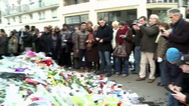 シャルリー・エブドから同時テロまで、フランスの2015年を映像で振り返る　Rétro 2015 de Charlie Hebdo aux attentats du 13 novembre - YouTube