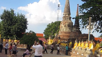 BUDDHA AU TEMPLE DE LA VICTOIRE D'AYUTTHAYA (THAÏLANDE) LE 25 NOVEMBRE 2015