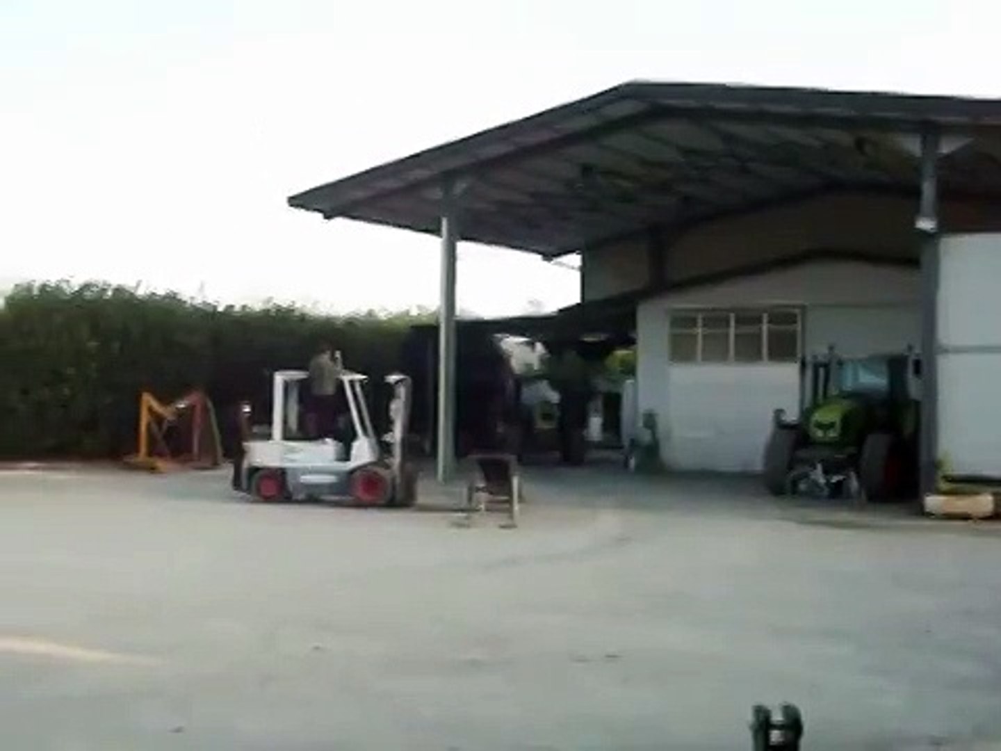 ⁣Тракторист 80 уровня показал класс