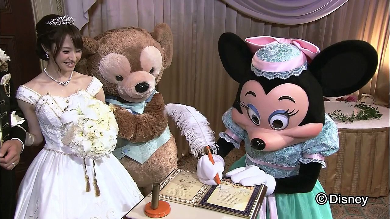 東京ディズニーシー・ホテルミラコスタのウェディング「ケーキ入刀をディズニーの仲間たちがお手伝い」