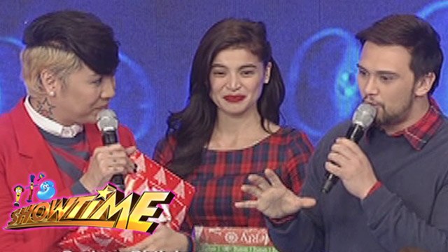 It's Showtime: Exchange gifts with a twist