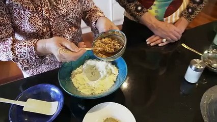 Homemade Afghan sweets (sheer pira) - Afghan Cuisine