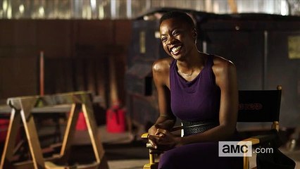 Elenco de The Walking Dead deseja boas festas ao público (LEGENDADO)