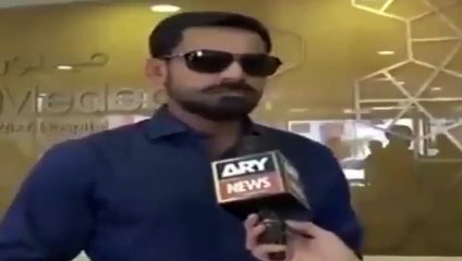 Mohammad Amir vs Mohammad Hafeez