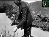 ہمارےلیڈر قائداعظم کی ایک باغ میں چہل قدمی کرنے، پھولوں سے کھیلنے اور سگار پینے کی ایسی ویڈیو جو آپ نے پہلے کبھی نہیں دی
