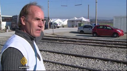 Thousands of refugees still crossing Macedonia border