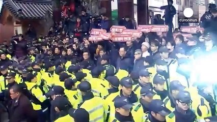 Güney Korede Budist tapınağına sığınan işçi lideri teslim oldu