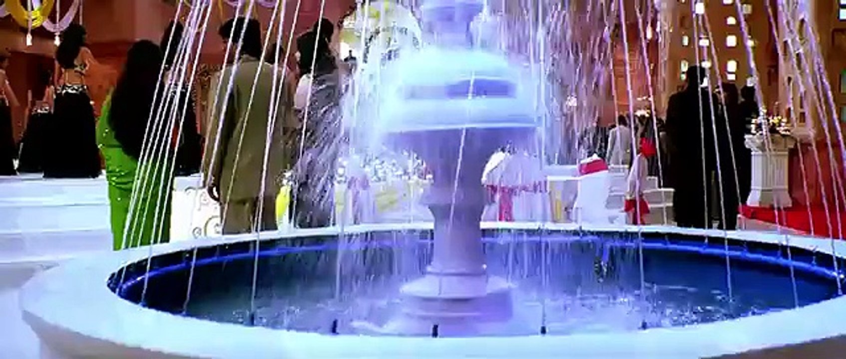 Mere Saath Chalte Chalte - Humko Deewana Kar Gaye (2006)  BluRay  Music Videos_(640x360)