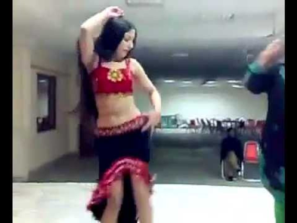 Lal Lal Kurti Me Gora Sa Badan Amezing Dance