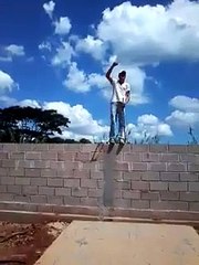 Se um acordar duvido que ele fique lá em cima.